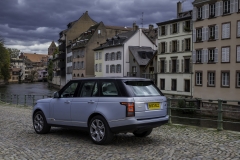 2014-Range-Rover-Hybrid-Media-Preview-11