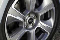 2014-Range-Rover-Hybrid-Media-Preview-24