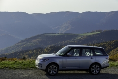 2014-Range-Rover-Hybrid-Media-Preview-6