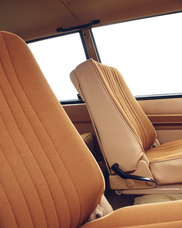 Range-Rover-Reborn-Land-Rover-Classic-11