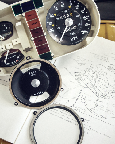 Range-Rover-Reborn-Land-Rover-Classic-4