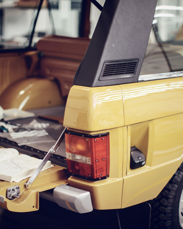 Range-Rover-Reborn-Land-Rover-Classic-6