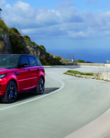 range-rover-sport-hst-european-model-shown