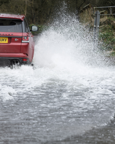 Range-Rover-Sport-SVR-in-Red-17
