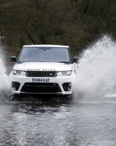 Range-Rover-Sport-SVR-in-White-20