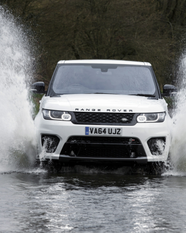 Range-Rover-Sport-SVR-in-White-21