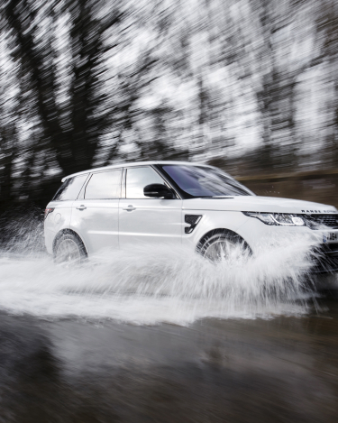 Range-Rover-Sport-SVR-in-White-26