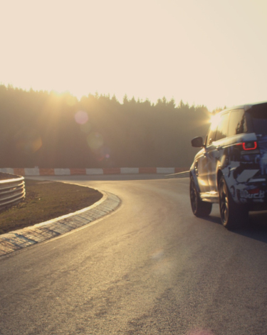 Range-Rover-Sport-SVR-on-the-Ring-1