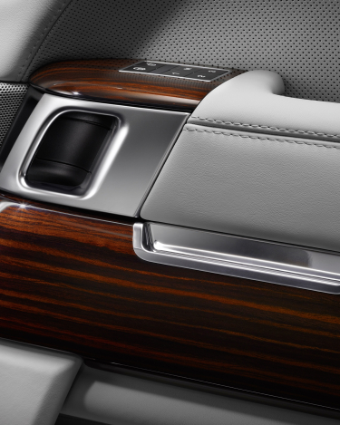 2016-Range-Rover-SVAutobiography-5