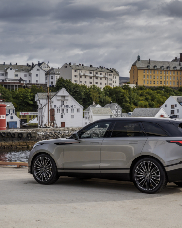 range-rover-velar-first-edition-static-3