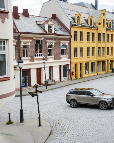 range-rover-velar-first-edition-static-4