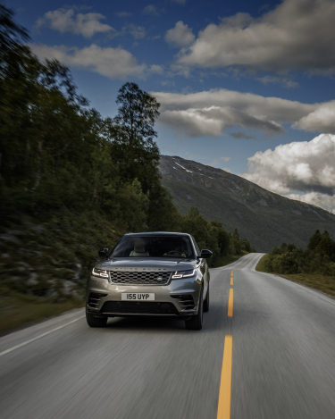 my18-range-rover-velar-11
