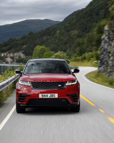 my18-range-rover-velar-15