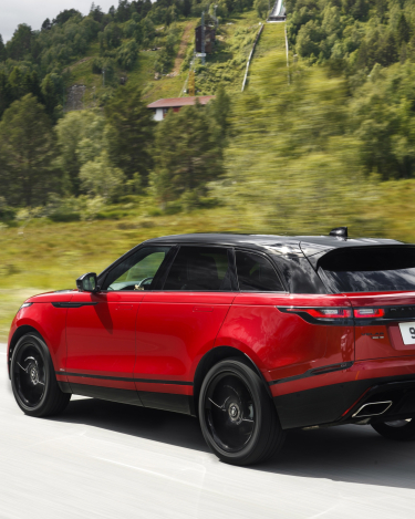 my18-range-rover-velar-18