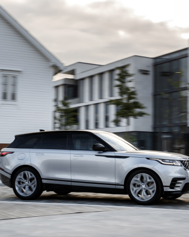 my18-range-rover-velar-22