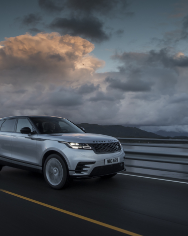 my18-range-rover-velar-25
