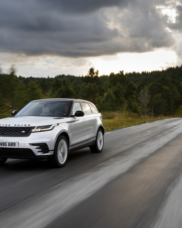 my18-range-rover-velar-27
