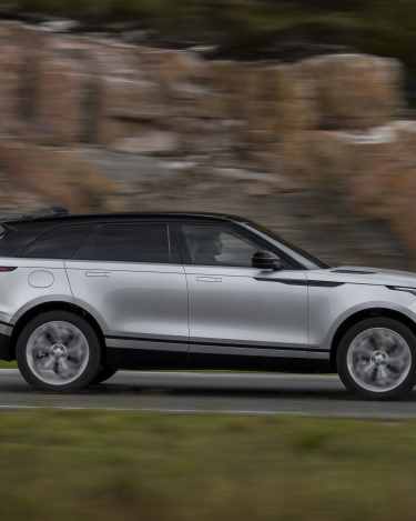 my18-range-rover-velar-33