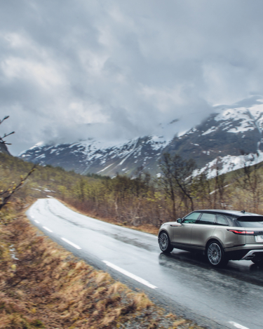 my18-range-rover-velar-34