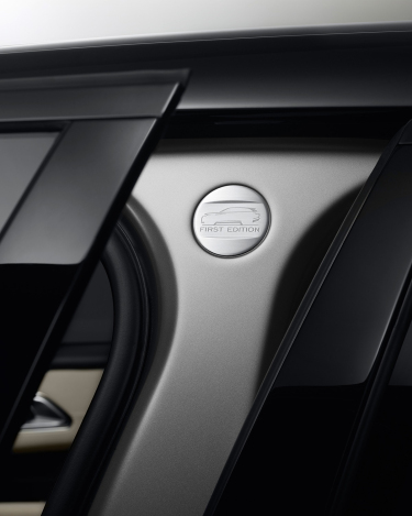 Range-Rover-Velar-Interior-Details-2