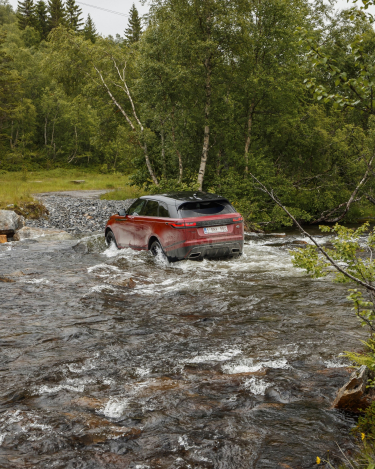 MY18-Velar-Offroad-Norway-18