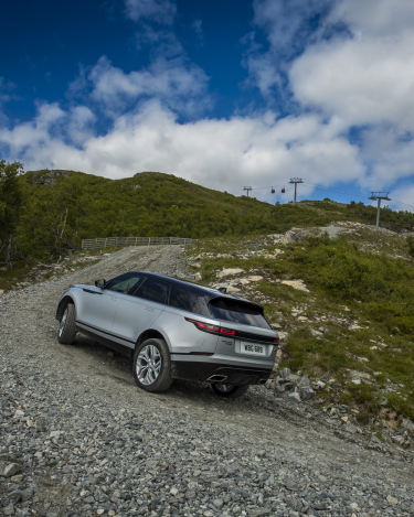 MY18-Velar-Offroad-Norway-3
