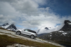 MY18-Velar-Offroad-Norway-1