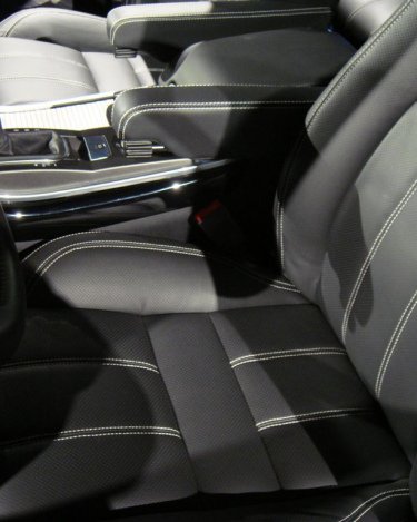 2010_Range_Rover_Sport_34
