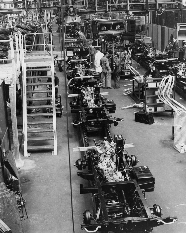 Production Lines at Solihull 1950s R-2306-4