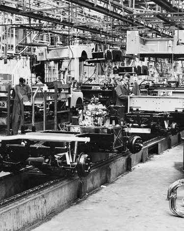 Land Rover Production at Solihull 1950s R-2306-5