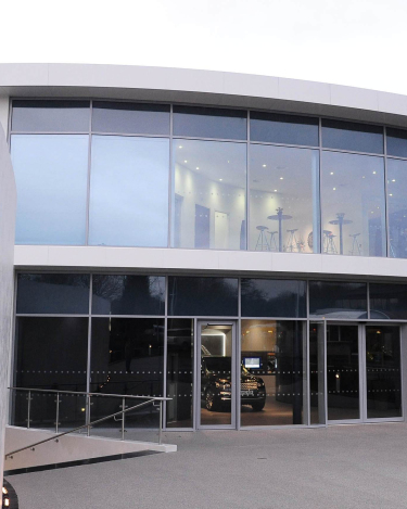 Visitor-Centre-at-Land-Rover-Solihull-3