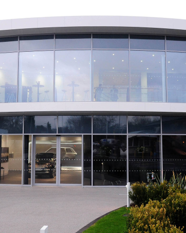 Visitor-Centre-at-Land-Rover-Solihull-4