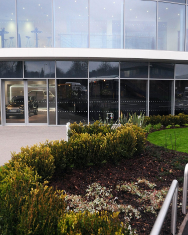 Visitor-Centre-at-Land-Rover-Solihull-6