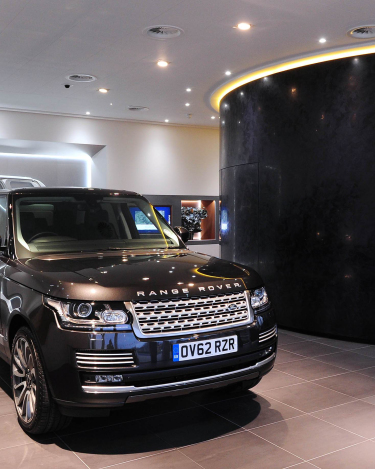 Visitor-Centre-at-Land-Rover-Solihull-7