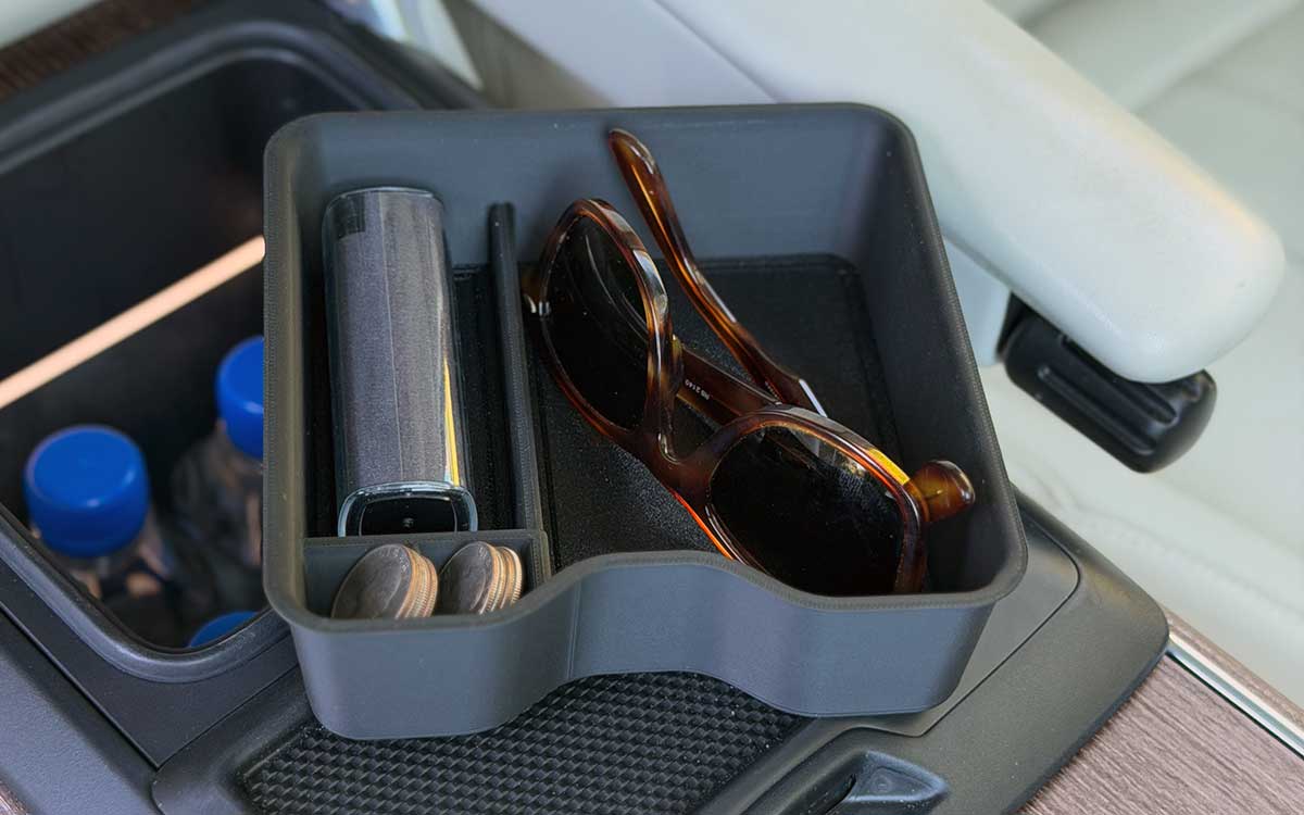 Range Rover armrest organizer tray